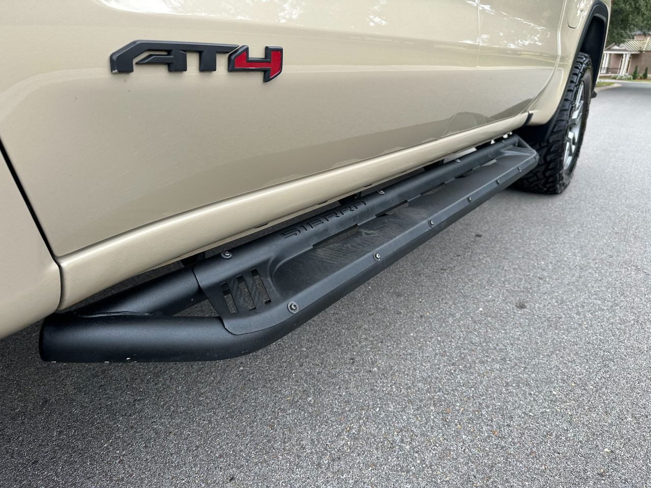 GMC Sierra 1500 4WD Crew Cab 147" AT4 2023 GMC Sierra 1500 4WD Crew Cab 147" AT4 2023