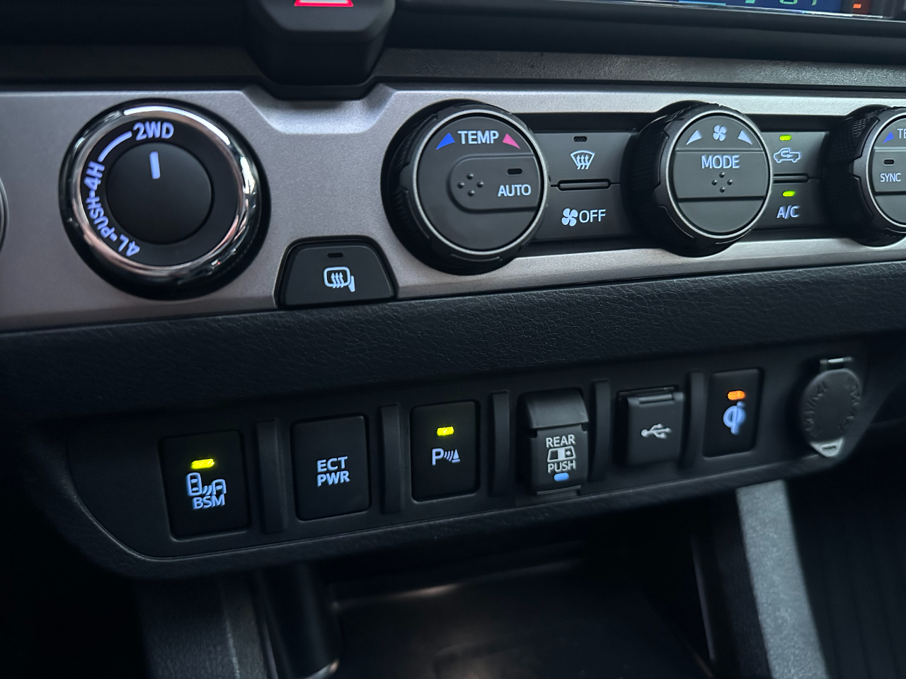 Toyota Tacoma 4WD Limited Double Cab 5' Bed V6 AT (Natl) 2023 Toyota Tacoma 4WD Limited Double Cab 5' Bed V6 AT (Natl) 2023