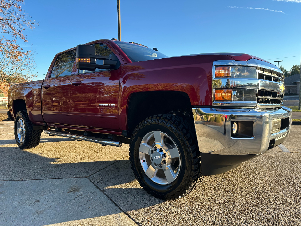 2019 Chevrolet Silverado 2500HD LT photo 2