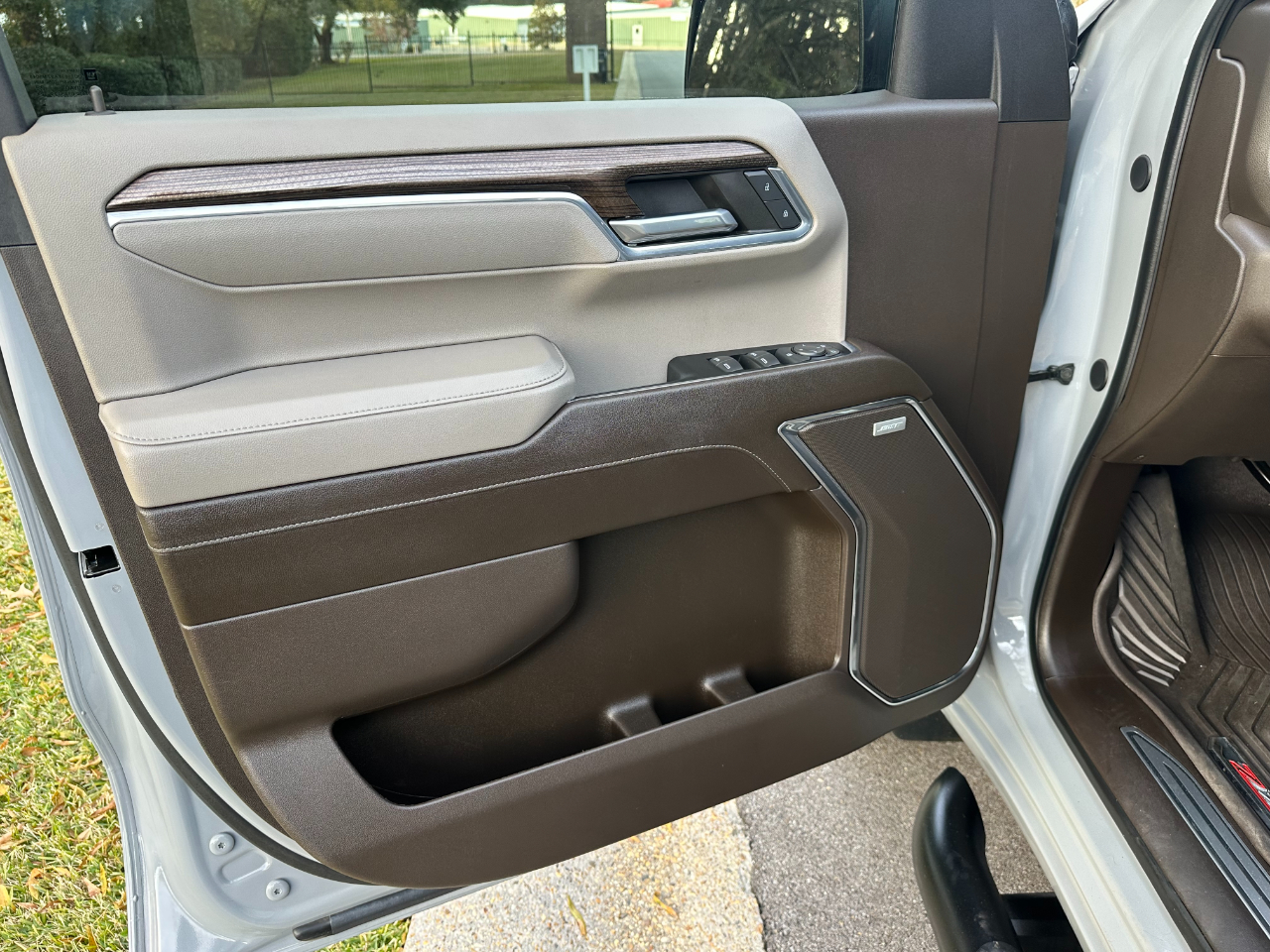 Chevrolet Silverado 1500 4WD Crew Cab 147" RST 2024