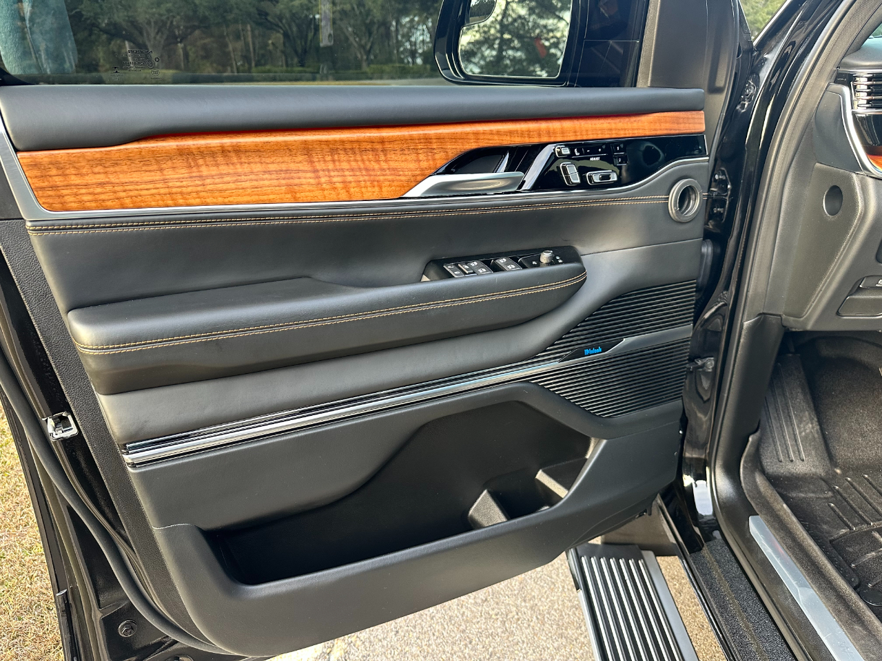 Jeep Grand Wagoneer Series III 4x4 2023