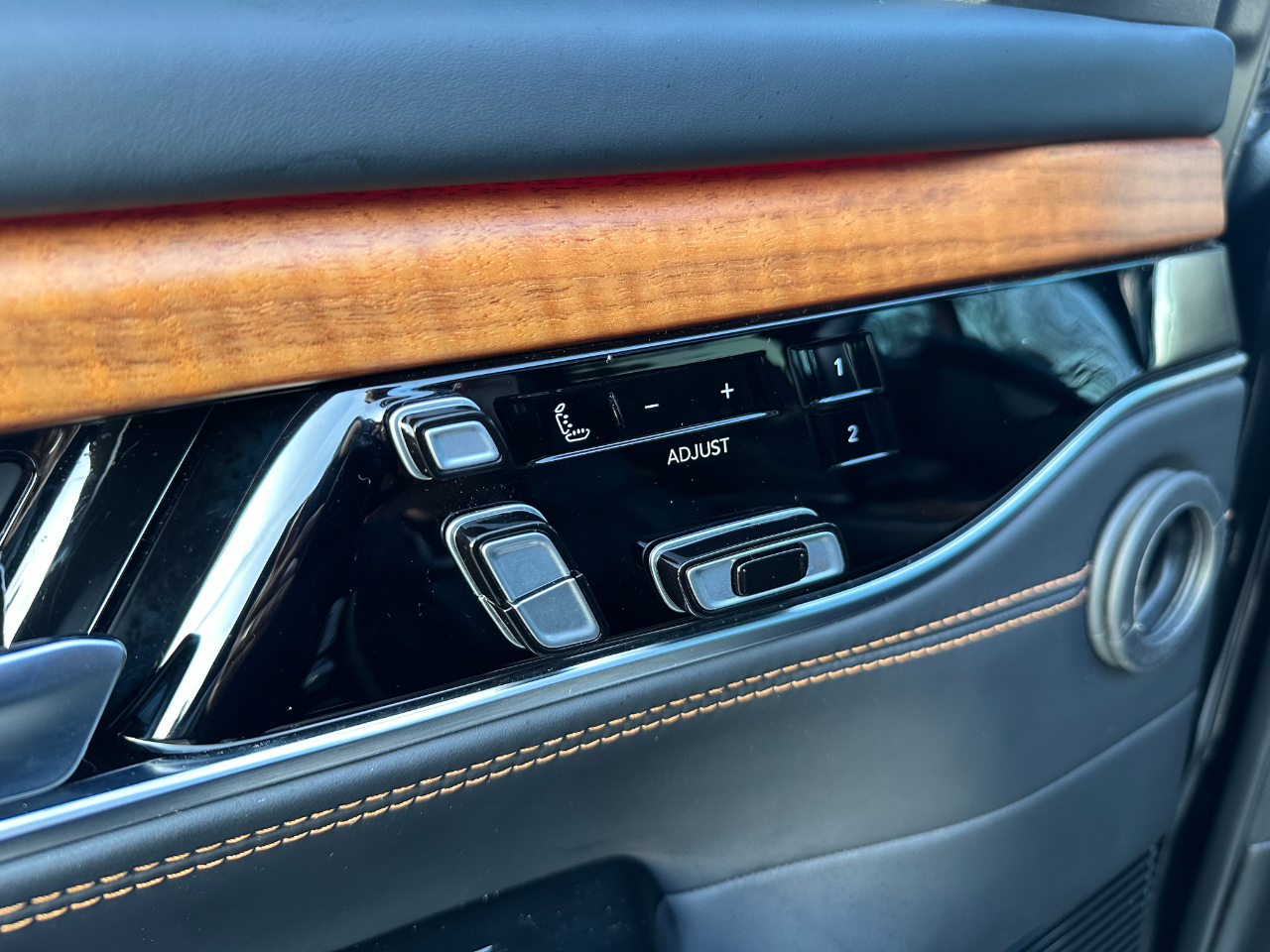 Jeep Grand Wagoneer Series III 4x4 2023