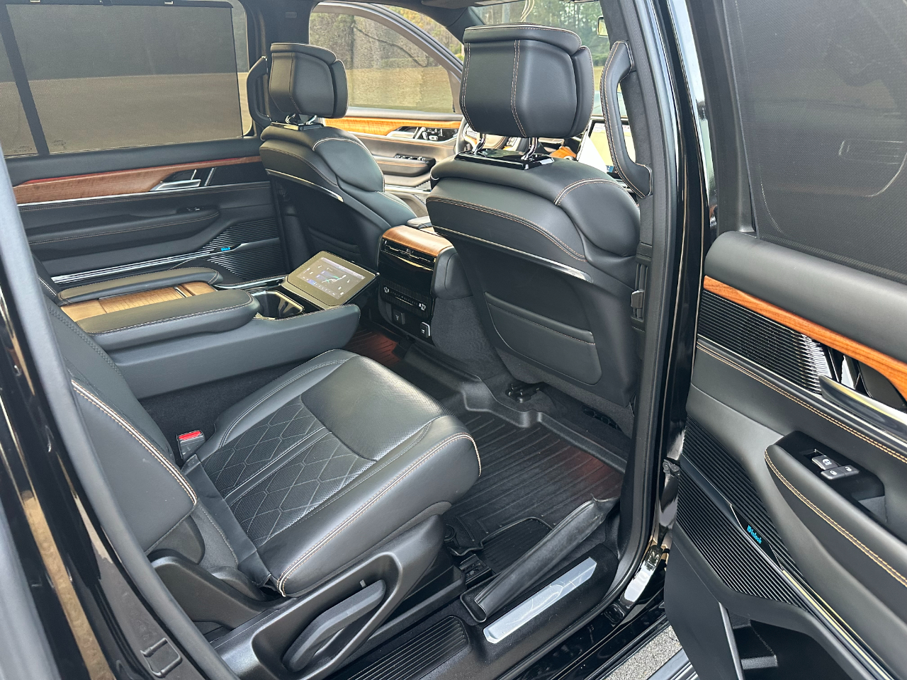 Jeep Grand Wagoneer Series III 4x4 2023