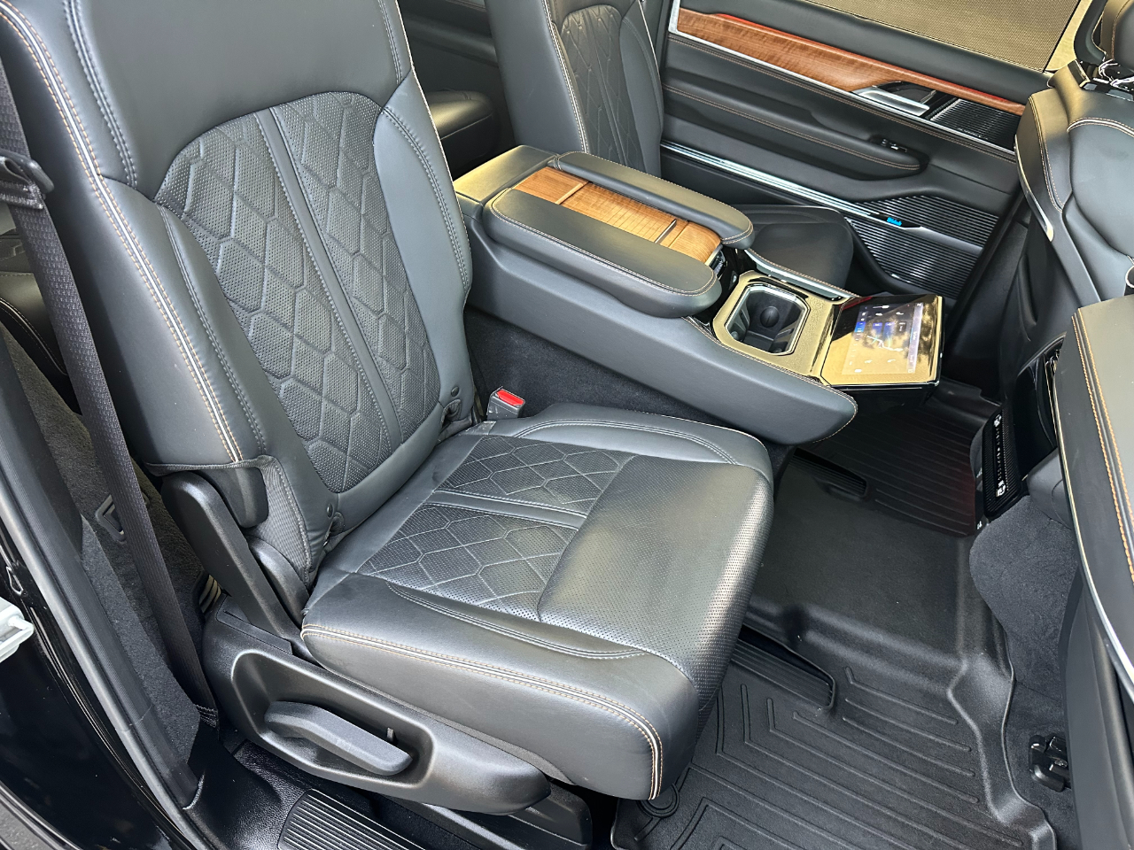 Jeep Grand Wagoneer Series III 4x4 2023