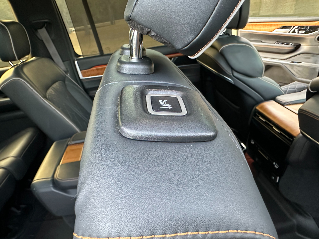 Jeep Grand Wagoneer Series III 4x4 2023