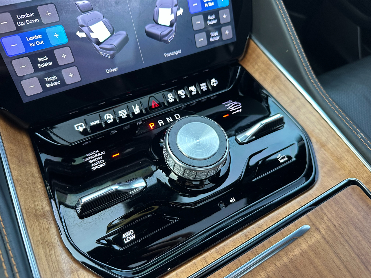 Jeep Grand Wagoneer Series III 4x4 2023