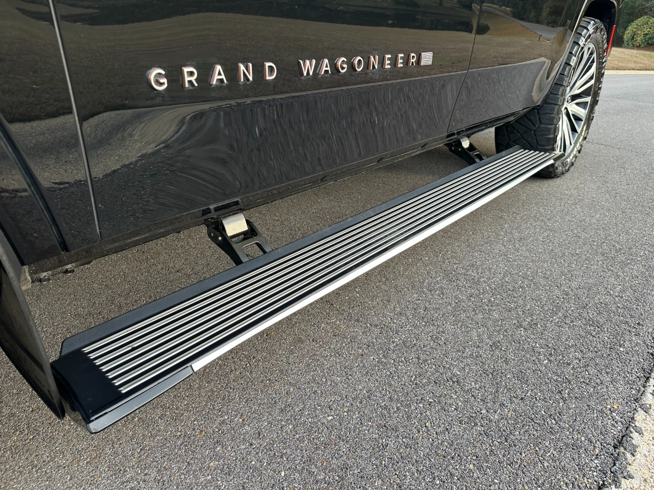 Jeep Grand Wagoneer Series III 4x4 2023