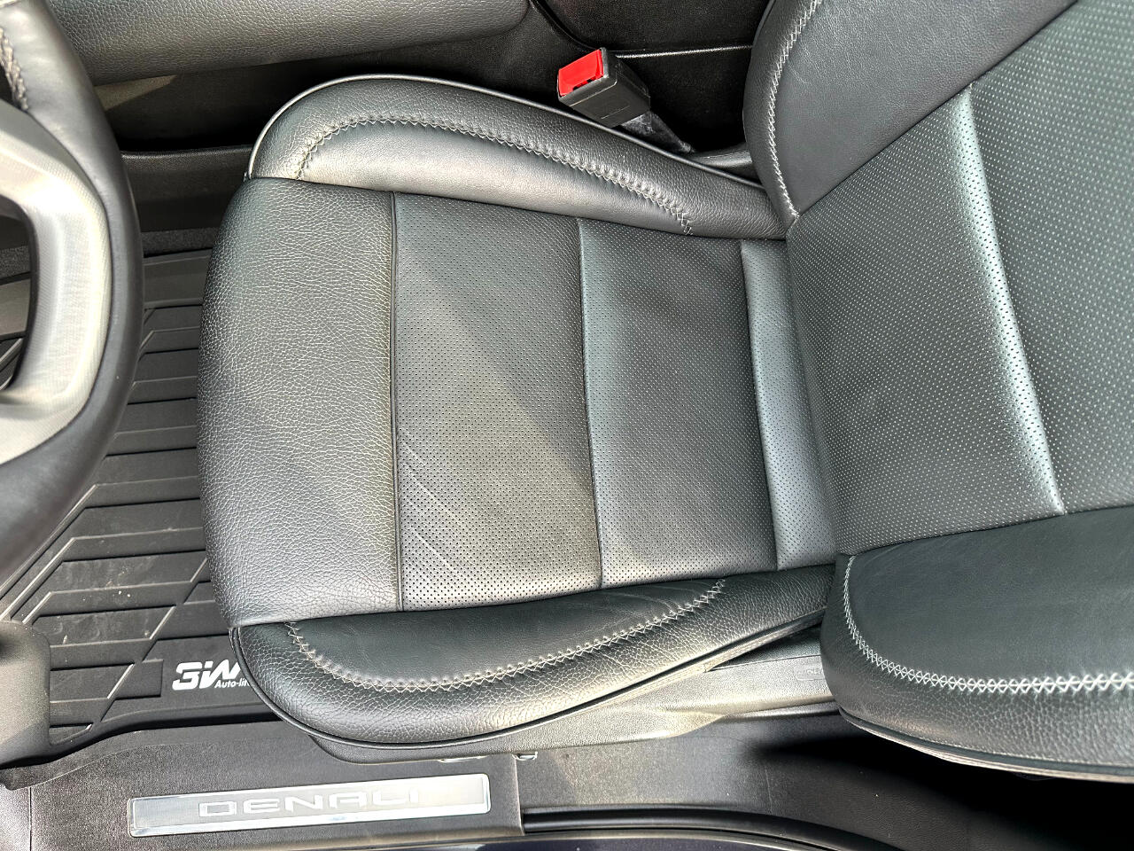 GMC Yukon 2WD 4dr Denali 2023