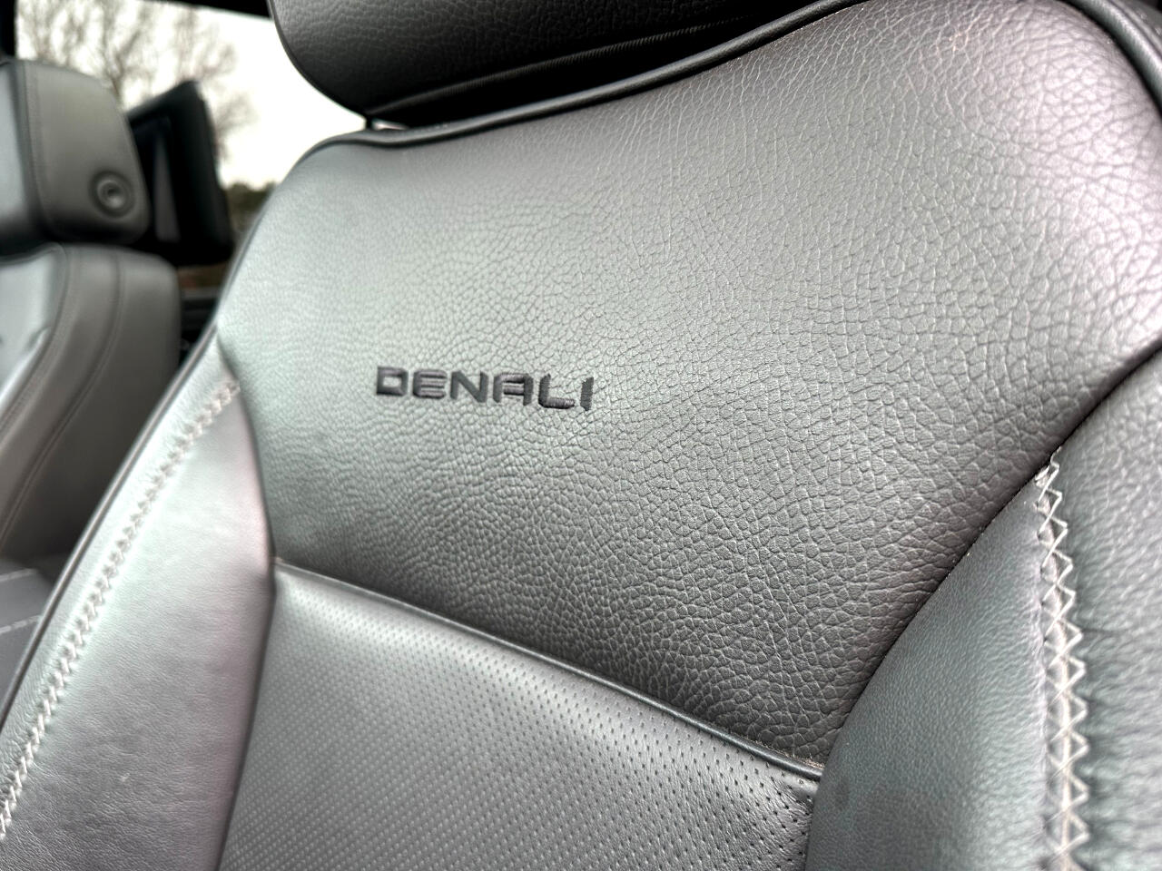 GMC Yukon 2WD 4dr Denali 2023