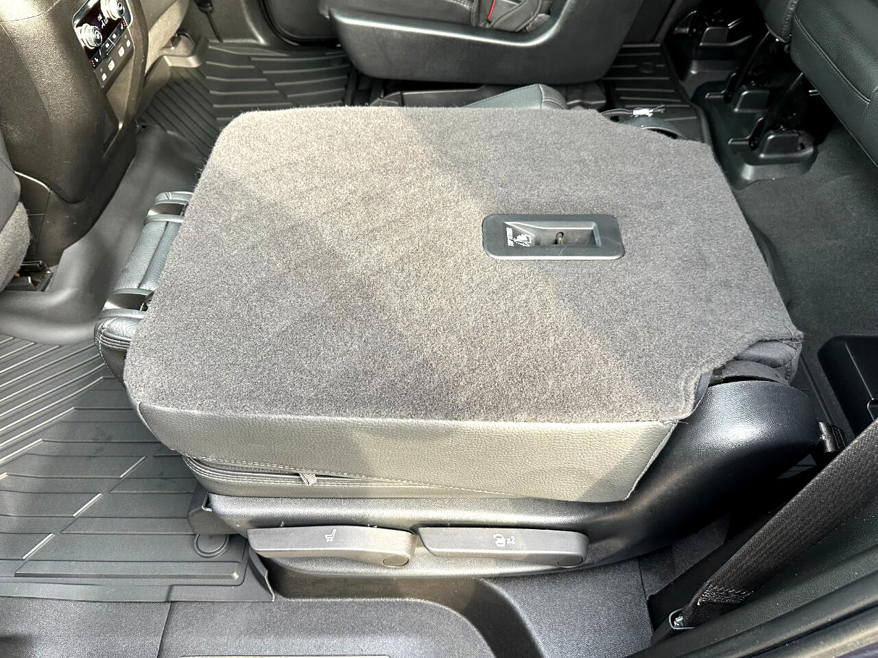 GMC Yukon 2WD 4dr Denali 2023