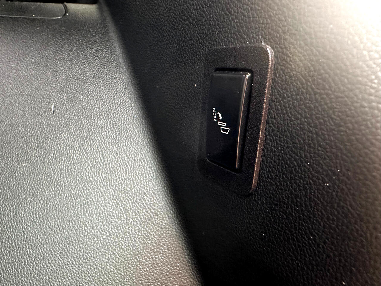 GMC Yukon 2WD 4dr Denali 2023