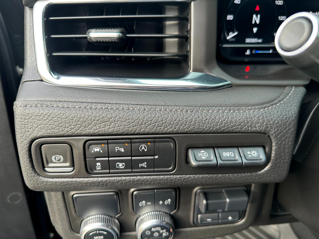 GMC Yukon 2WD 4dr Denali 2023