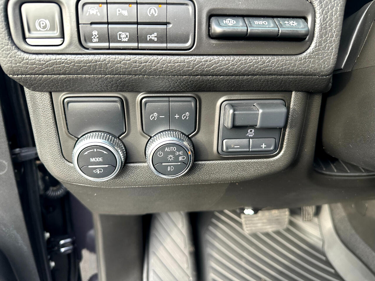 GMC Yukon 2WD 4dr Denali 2023