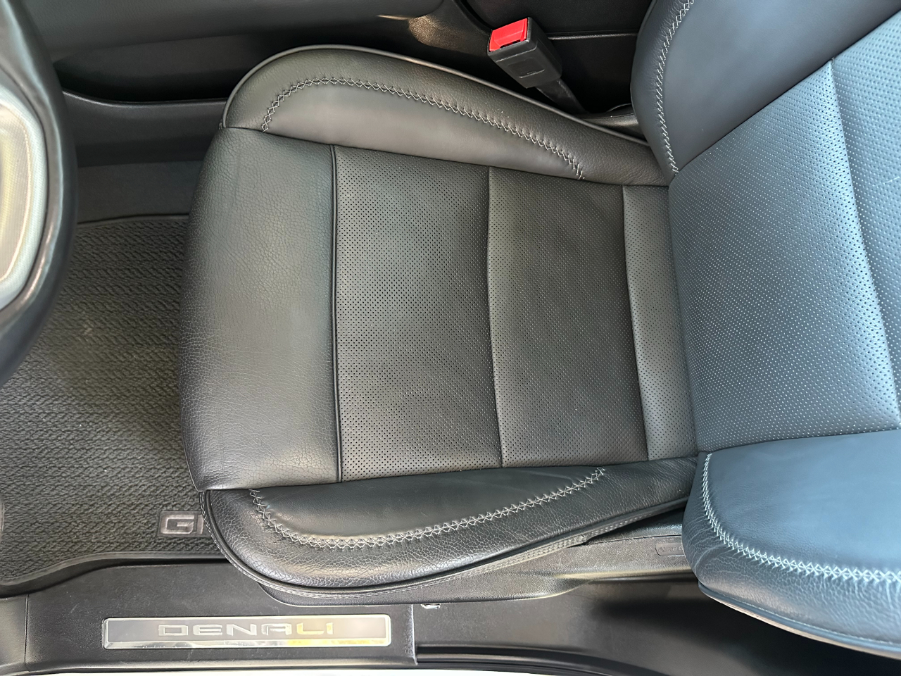 GMC Yukon XL 2WD 4dr Denali 2023