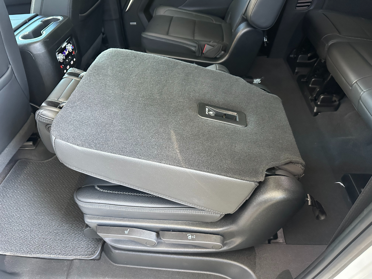 GMC Yukon XL 2WD 4dr Denali 2023