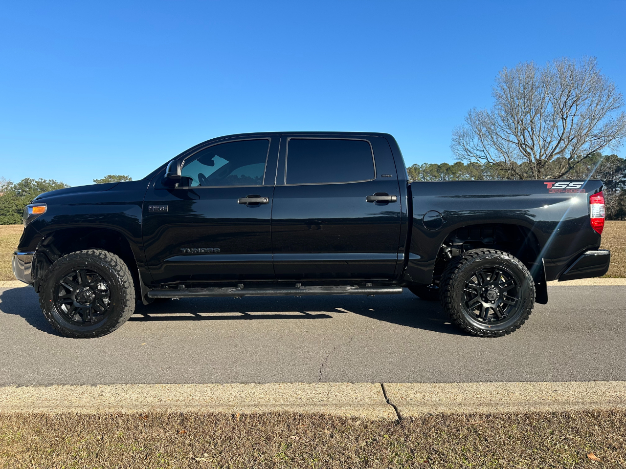 Toyota Tundra 4WD SR5 CrewMax 5.5' Bed 5.7L (Natl) 2021