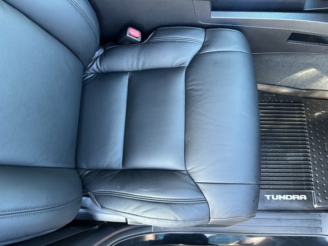 Toyota Tundra 4WD SR5 CrewMax 5.5' Bed 5.7L (Natl) 2021