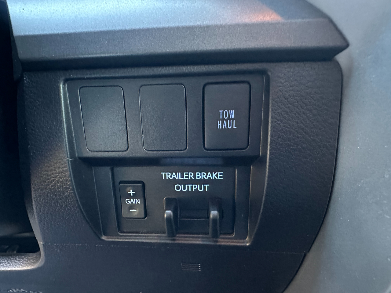 Toyota Tundra 4WD SR5 CrewMax 5.5' Bed 5.7L (Natl) 2021