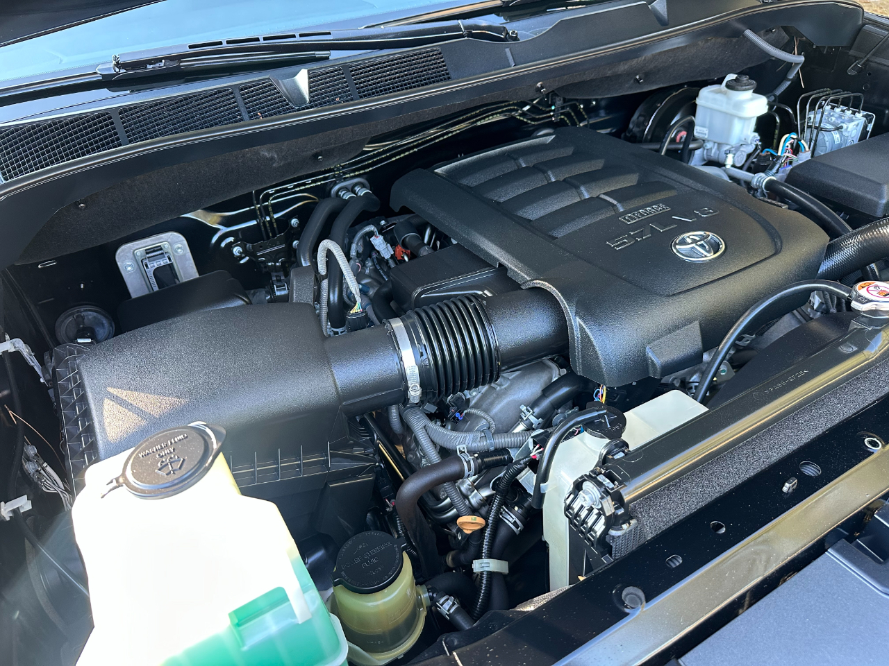 Toyota Tundra 4WD SR5 CrewMax 5.5' Bed 5.7L (Natl) 2021