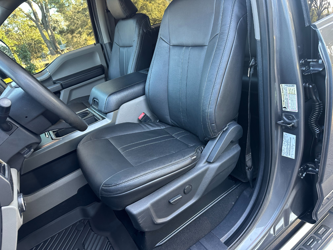 Ford Super Duty F-250 SRW XLT 4WD Crew Cab 6.75' Box 2022