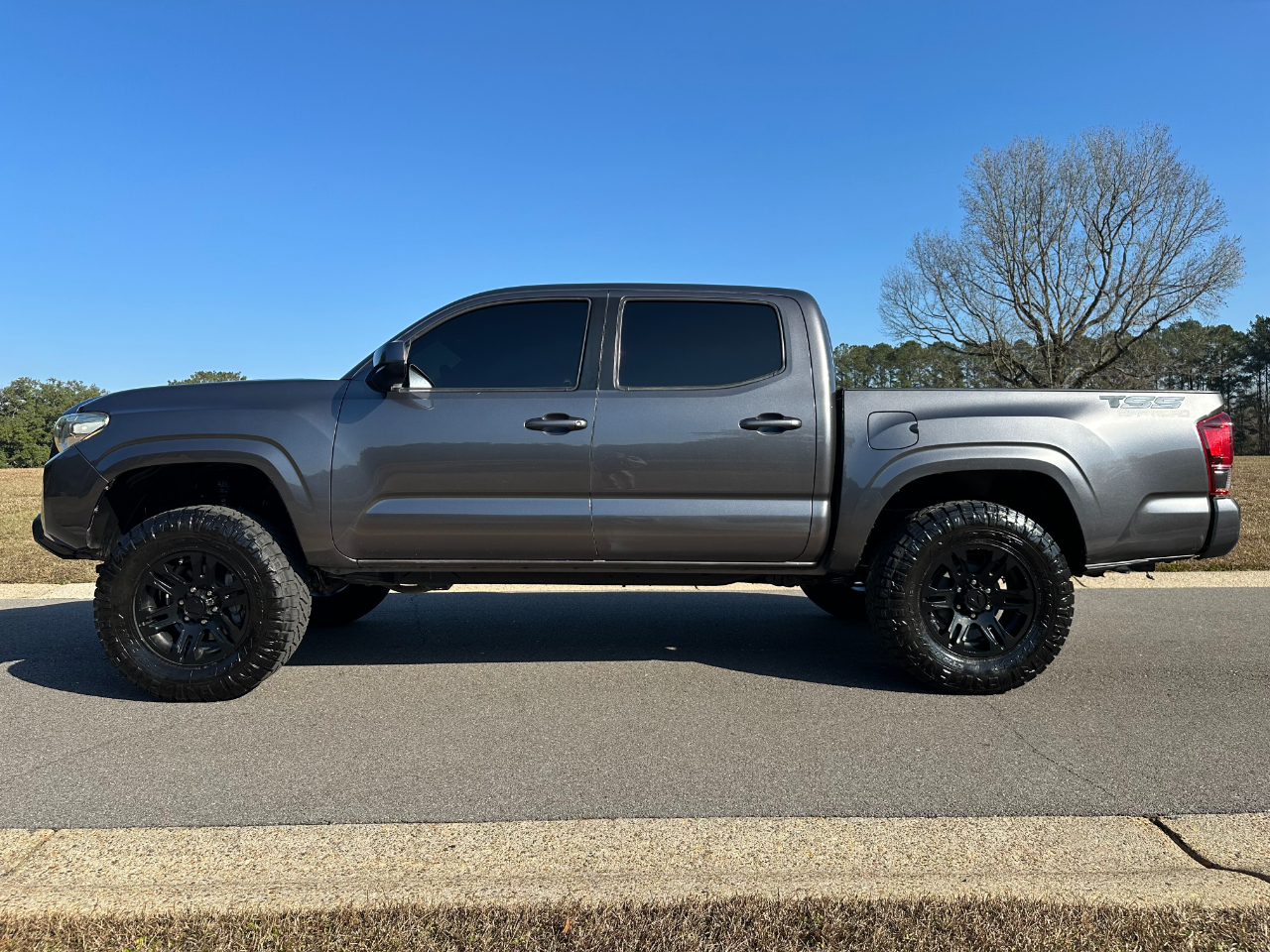 Toyota Tacoma 2WD SR5 Double Cab 5' Bed I4 AT (Natl) 2020