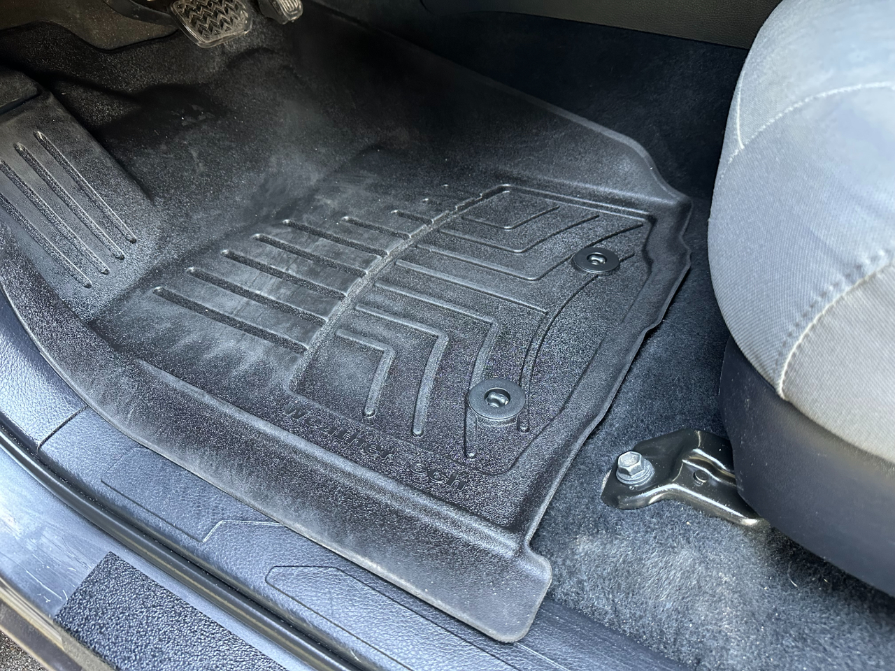 Toyota Tacoma 2WD SR5 Double Cab 5' Bed I4 AT (Natl) 2020