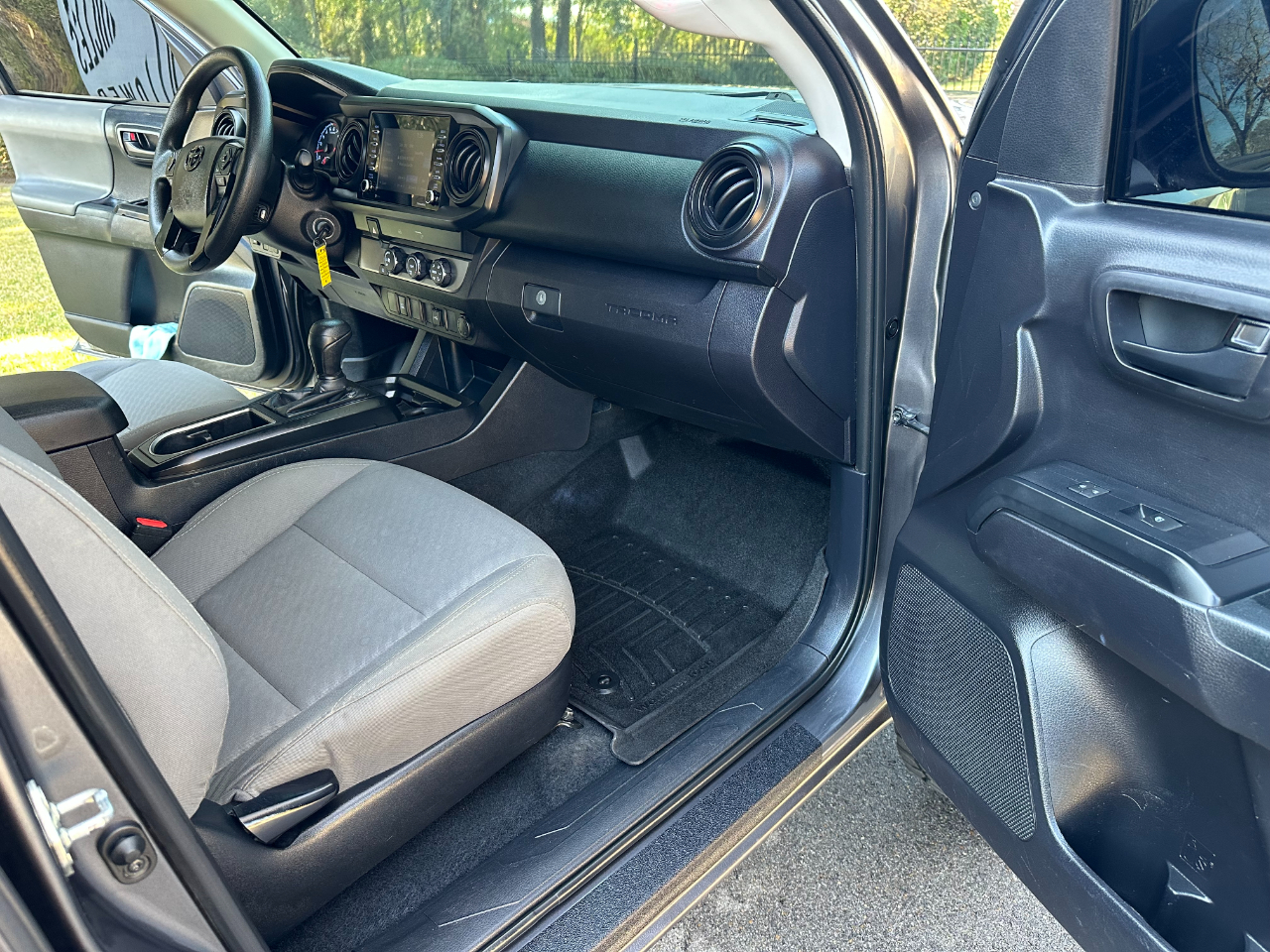 Toyota Tacoma 2WD SR5 Double Cab 5' Bed I4 AT (Natl) 2020