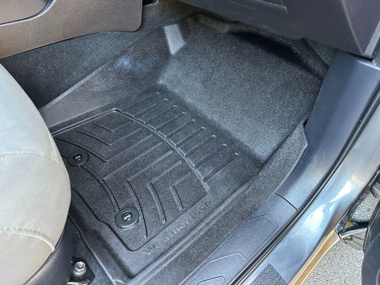 Toyota Tacoma 2WD SR5 Double Cab 5' Bed I4 AT (Natl) 2020