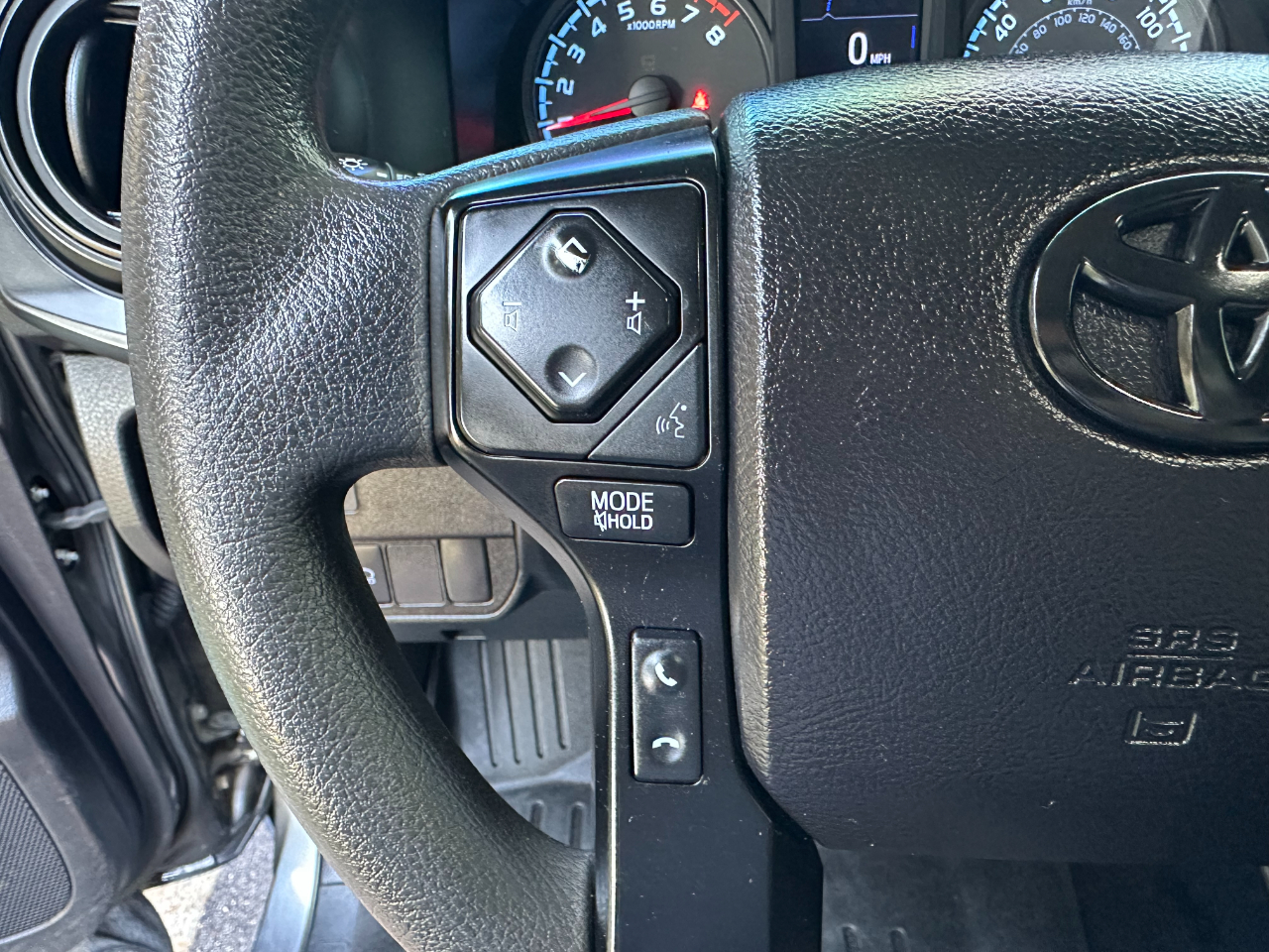 Toyota Tacoma 2WD SR5 Double Cab 5' Bed I4 AT (Natl) 2020