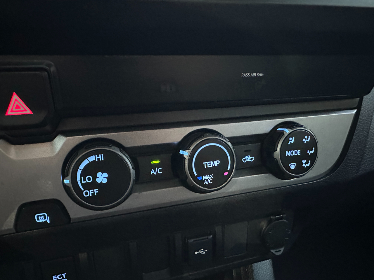 Toyota Tacoma 2WD SR5 Double Cab 5' Bed I4 AT (Natl) 2020