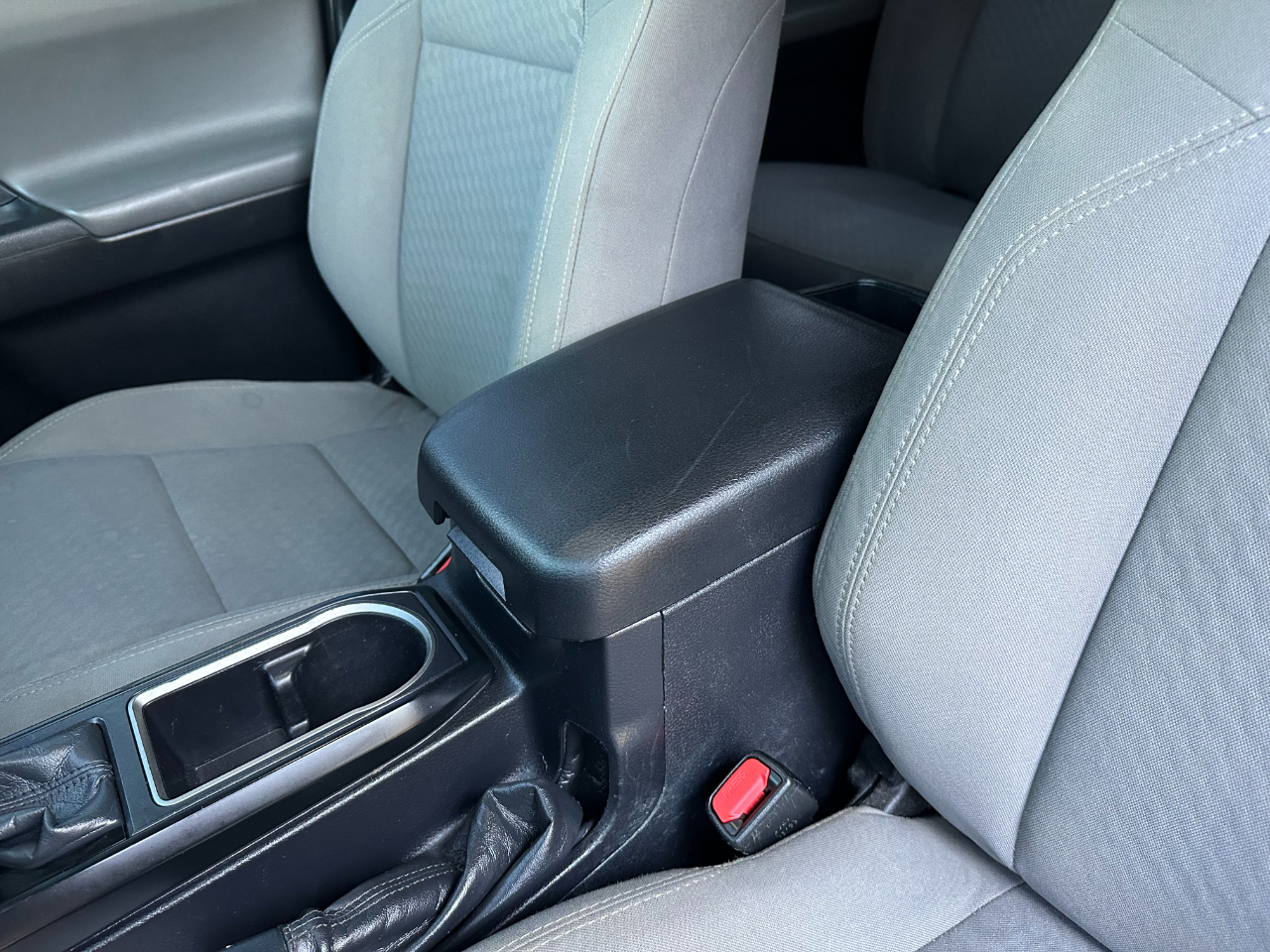 Toyota Tacoma 2WD SR5 Double Cab 5' Bed I4 AT (Natl) 2020