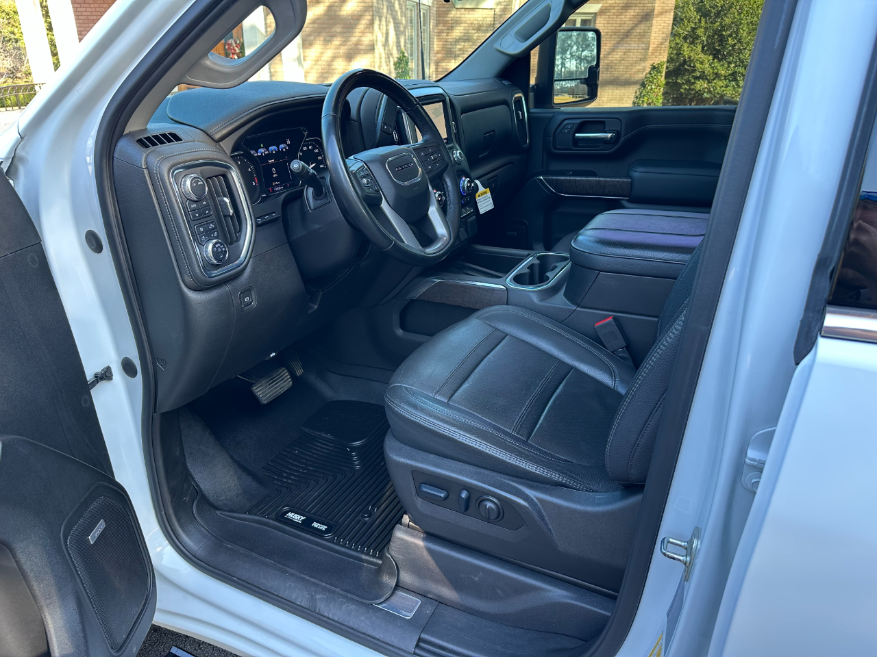 GMC Sierra 2500HD 4WD Crew Cab 159" Denali 2023