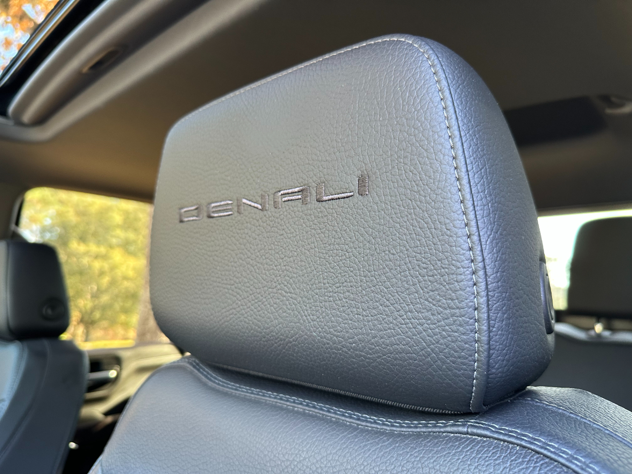 GMC Sierra 2500HD 4WD Crew Cab 159" Denali 2023