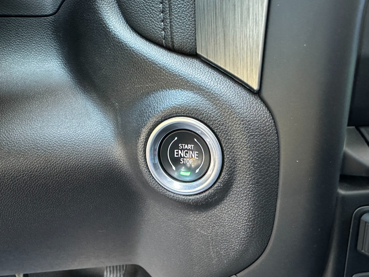 GMC Sierra 2500HD 4WD Crew Cab 159" Denali 2023