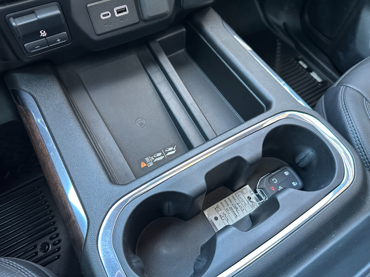 GMC Sierra 2500HD 4WD Crew Cab 159" Denali 2023