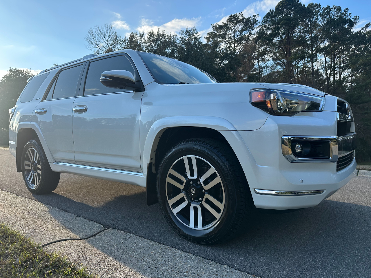 Toyota 4Runner Limited 4WD (Natl) 2023