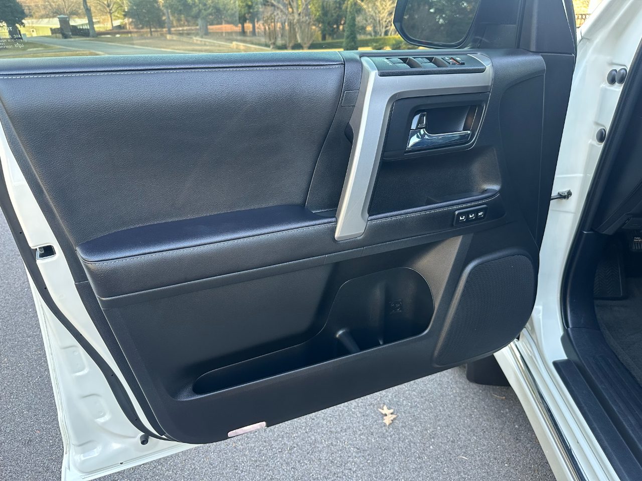 Toyota 4Runner Limited 4WD (Natl) 2023