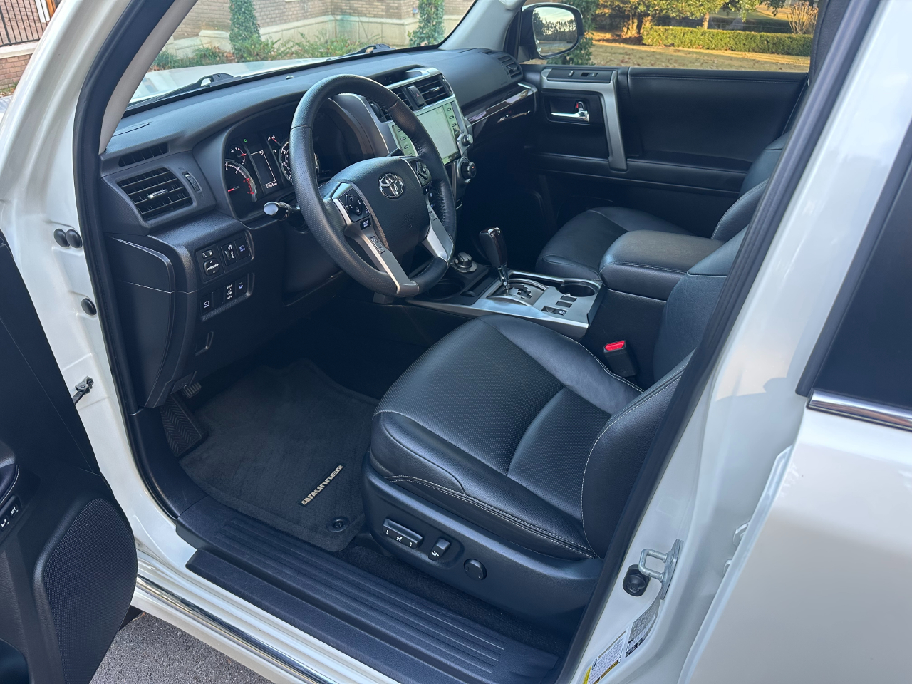 Toyota 4Runner Limited 4WD (Natl) 2023