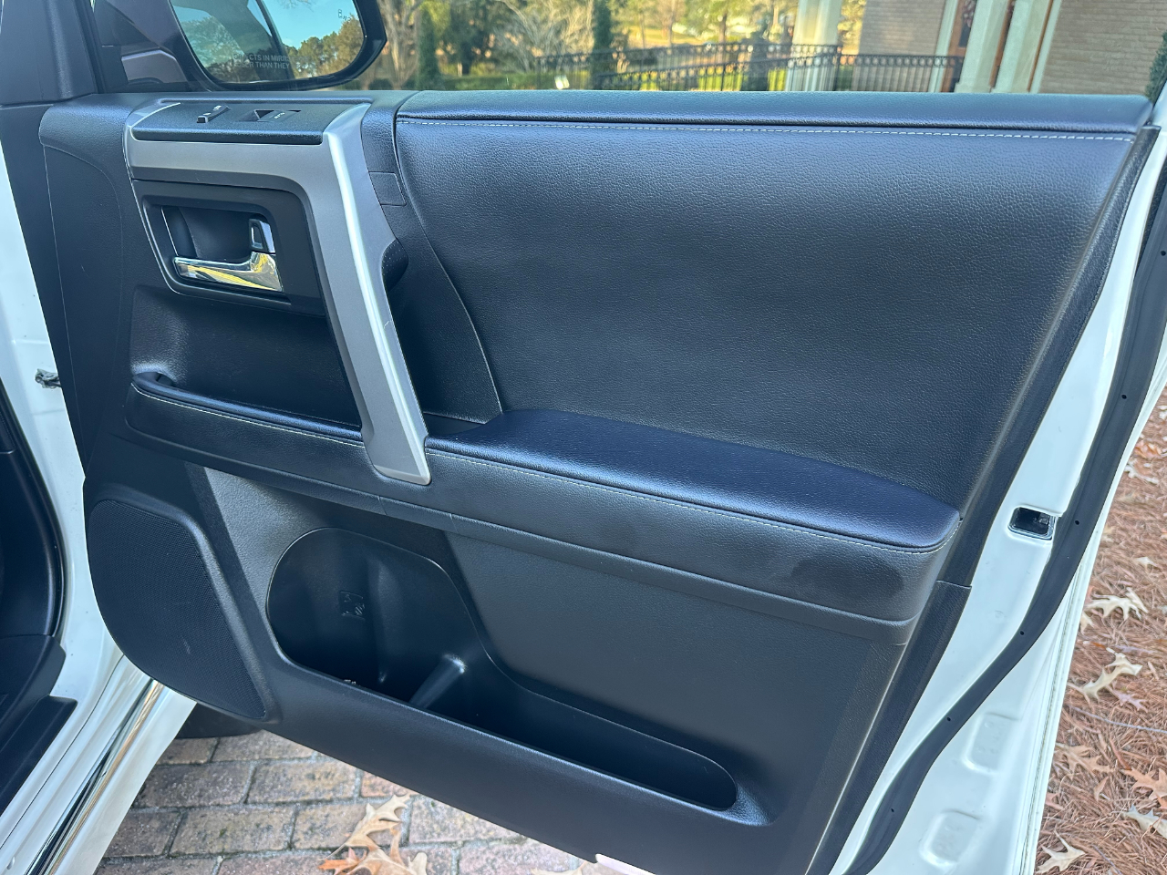 Toyota 4Runner Limited 4WD (Natl) 2023