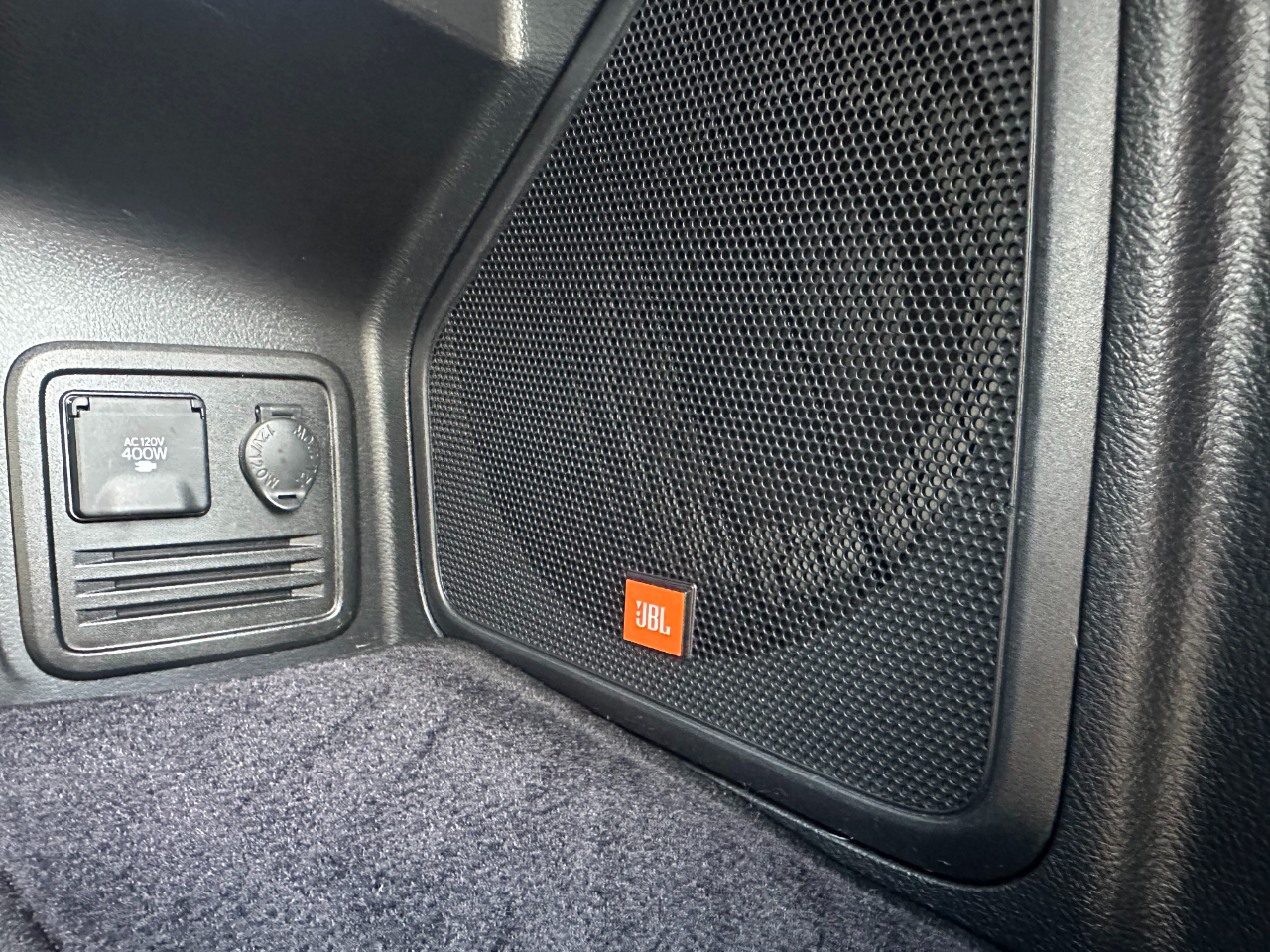 Toyota 4Runner Limited 4WD (Natl) 2023