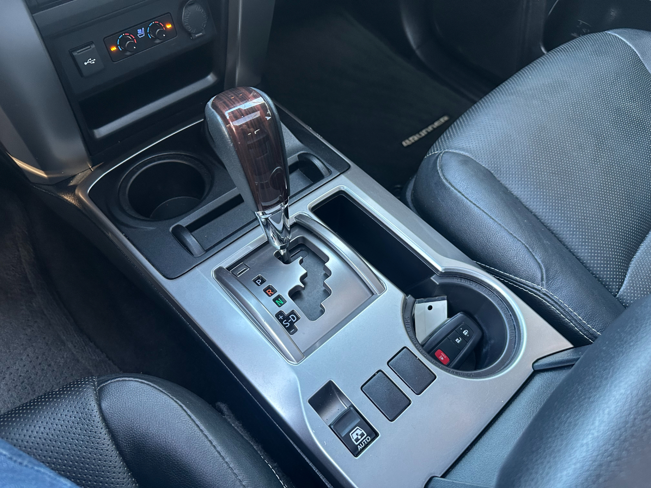 Toyota 4Runner Limited 4WD (Natl) 2023