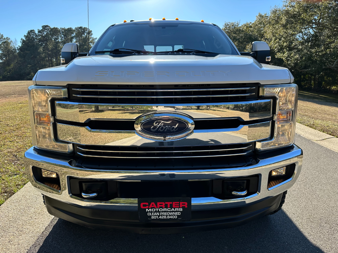 Ford Super Duty F-350 DRW Lariat 4WD Crew Cab 8' Box 2017