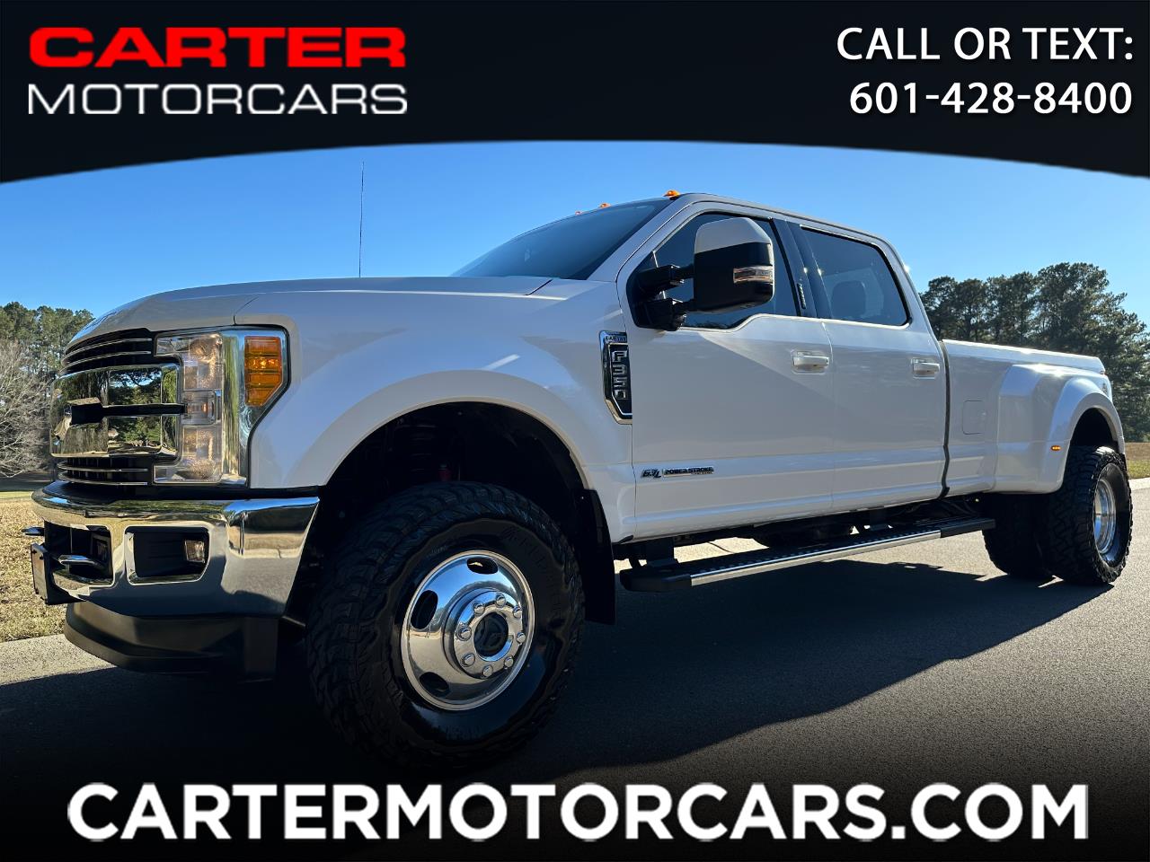 2017 Ford Super Duty F-350 DRW Lariat 4WD Crew Cab 8' Box