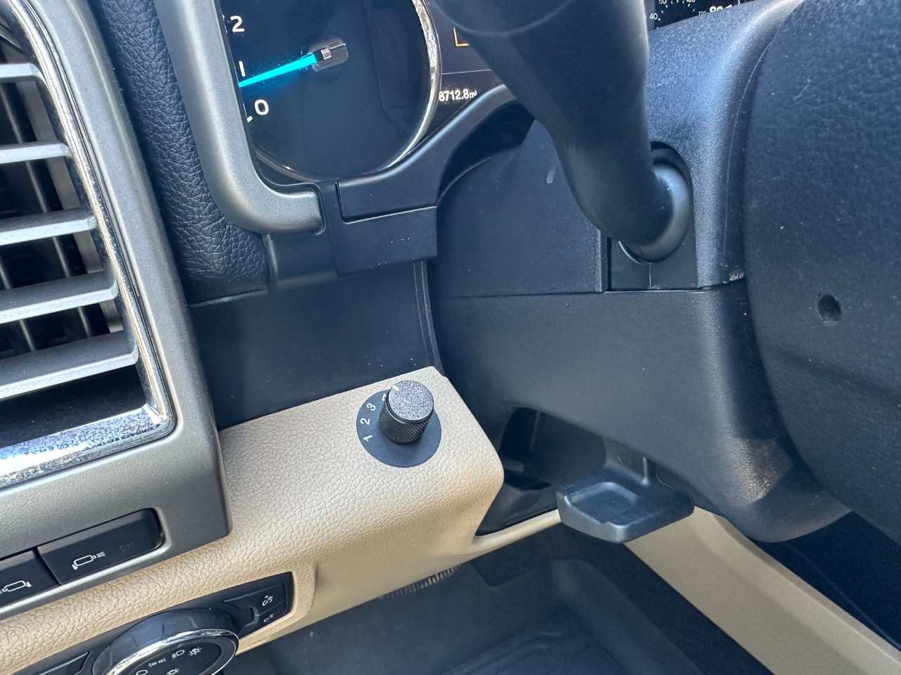 Ford Super Duty F-350 DRW Lariat 4WD Crew Cab 8' Box 2017