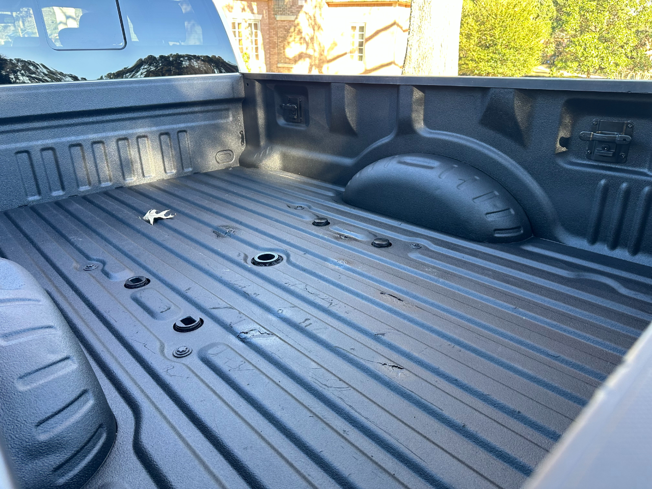 Ford Super Duty F-350 DRW Lariat 4WD Crew Cab 8' Box 2017