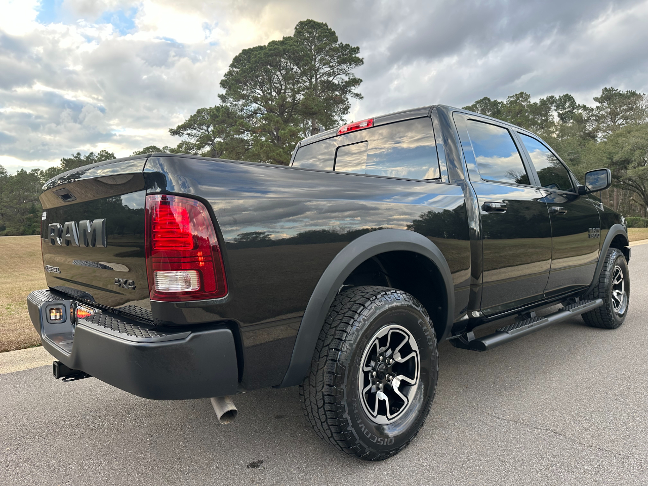 RAM 1500 4WD Crew Cab 140.5" Rebel 2016