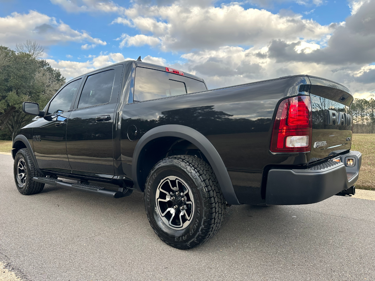 RAM 1500 4WD Crew Cab 140.5" Rebel 2016