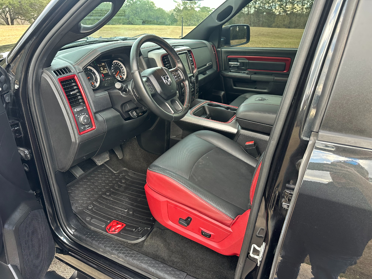 RAM 1500 4WD Crew Cab 140.5" Rebel 2016