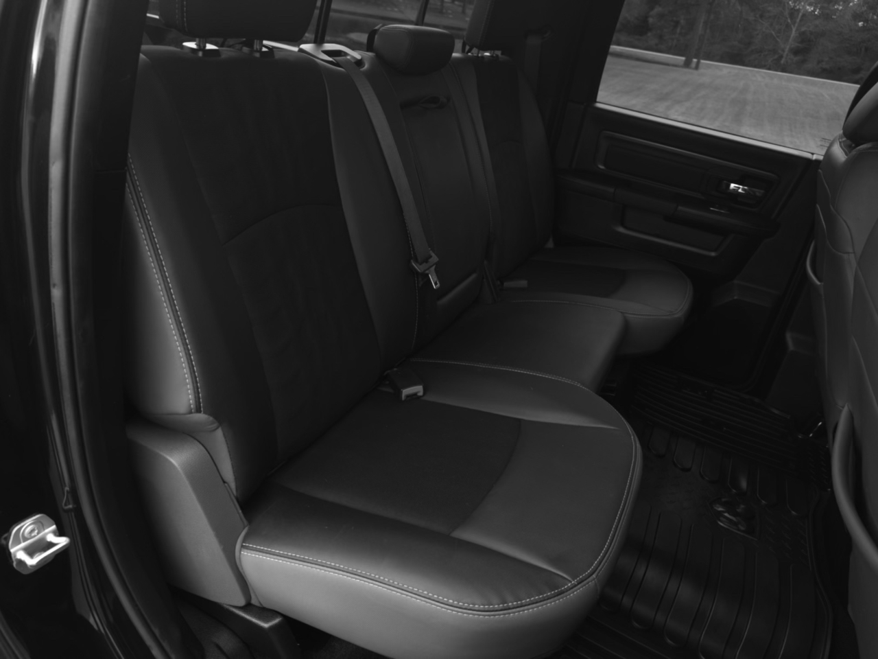 RAM 1500 4WD Crew Cab 140.5" Rebel 2016