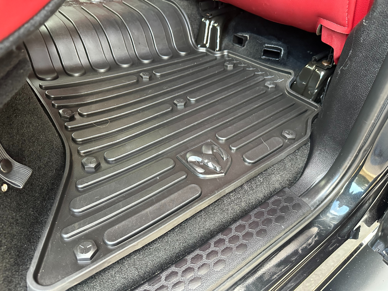 RAM 1500 4WD Crew Cab 140.5" Rebel 2016